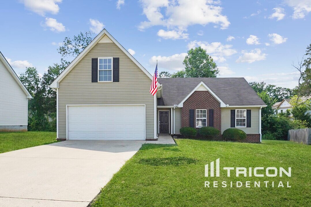 1224 Ballater Dr in Murfreesboro, TN - Building Photo