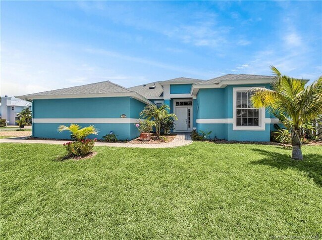 701 SE Michaels Ct in Stuart, FL - Building Photo - Building Photo
