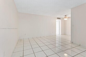 1800 SW 25th St-Unit -2102 in Miami, FL - Building Photo - Building Photo