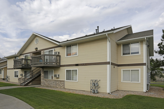 Lakeview Apartments in Tooele, UT - Foto de edificio - Building Photo