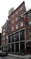 126 Chestnut St in Philadelphia, PA - Building Photo