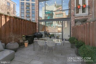 442 M St NW in Washington, DC - Building Photo - Building Photo