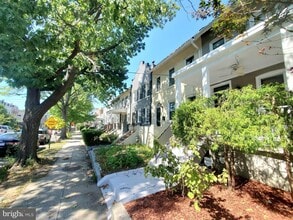 709 Shepherd St NW in Washington, DC - Building Photo - Building Photo