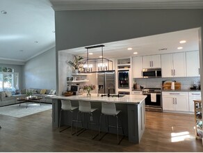 9212 Redwater Dr in Antelope, CA - Foto de edificio - Building Photo