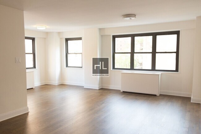 E 16 ST, Unit 7DE in New York, NY - Building Photo - Building Photo