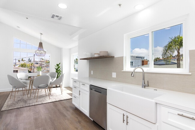 529 Pine St in Hermosa Beach, CA - Building Photo - Building Photo