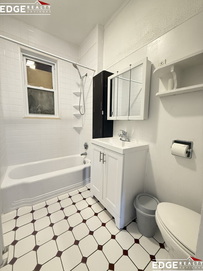 97 Franklin St, Unit 1 in Boston, MA - Foto de edificio - Building Photo