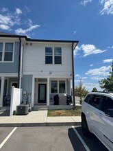 111 Stella Dr in Nashville, TN - Foto de edificio - Building Photo