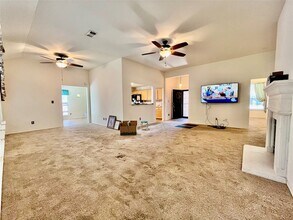 3900 Chimney Rock Dr in Denton, TX - Building Photo - Building Photo