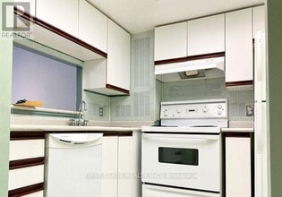 1470 Midland Ave in Toronto, ON - Building Photo - Building Photo