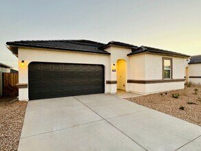 1131 W Chimes Tower Dr in Casa Grande, AZ - Building Photo - Building Photo