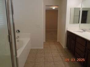 40619 Shinnecock Ct in Palmdale, CA - Building Photo - Building Photo