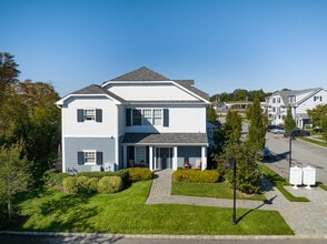 Fairfield at Southampton in Southampton, NY - Building Photo - Building Photo