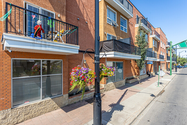 10766 95th St NW in Edmonton, AB - Building Photo - Building Photo