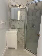 260 W 56th St in Hialeah, FL - Building Photo - Building Photo