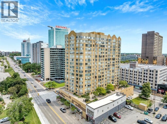 property at 75 Riverside Dr E