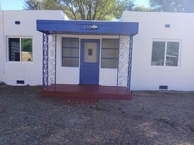 1230 Montrose Pl SW in Albuquerque, NM - Building Photo