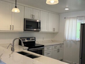 2940 N Verdugo Rd in Glendale, CA - Building Photo - Building Photo