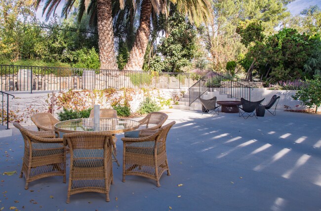 2910 Hwy 154, Unit Main house in Los Olivos, CA - Foto de edificio - Building Photo