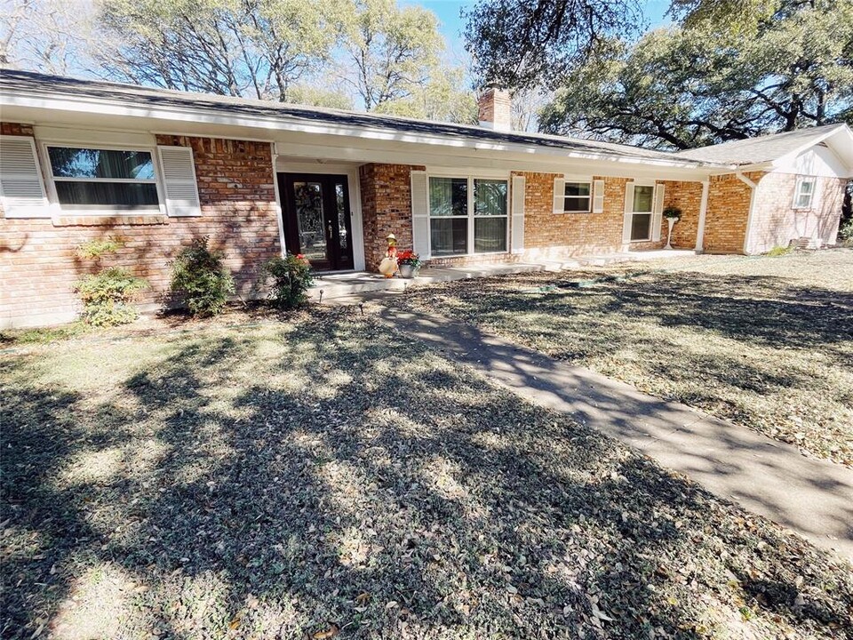 700 Shanklin Rd in Belton, TX - Foto de edificio