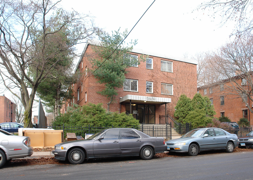 61 Willard St in Hartford, CT - Foto de edificio