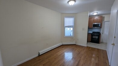 3495 John F Kennedy Blvd in Jersey City, NJ - Foto de edificio - Building Photo