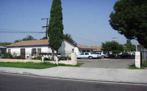 2701 Cogswell Rd in El Monte, CA - Building Photo