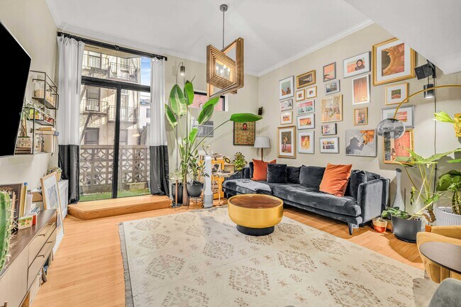 215 E 24th St in New York, NY - Building Photo - Building Photo