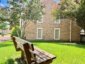 2808 Grants Lake Blvd, Unit 506 in Sugar Land, TX - Foto de edificio - Building Photo