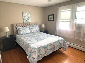 135 Holly Rd in South Kingstown, RI - Building Photo - Building Photo