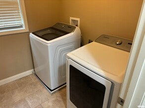 2315 W Paddington Ct in Peoria, IL - Building Photo - Building Photo