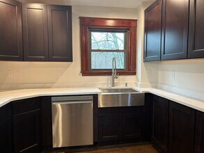 215 Pearl St, Unit 215 Pearl  #2 in Braintree, MA - Building Photo - Building Photo