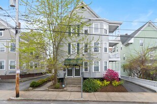 132-134 Trenton Steet, Unit Unit 1 in Pawtucket, RI - Building Photo