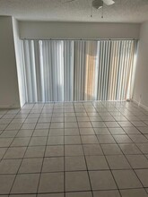 793 Crystal Lake Dr in Deerfield Beach, FL - Building Photo - Building Photo