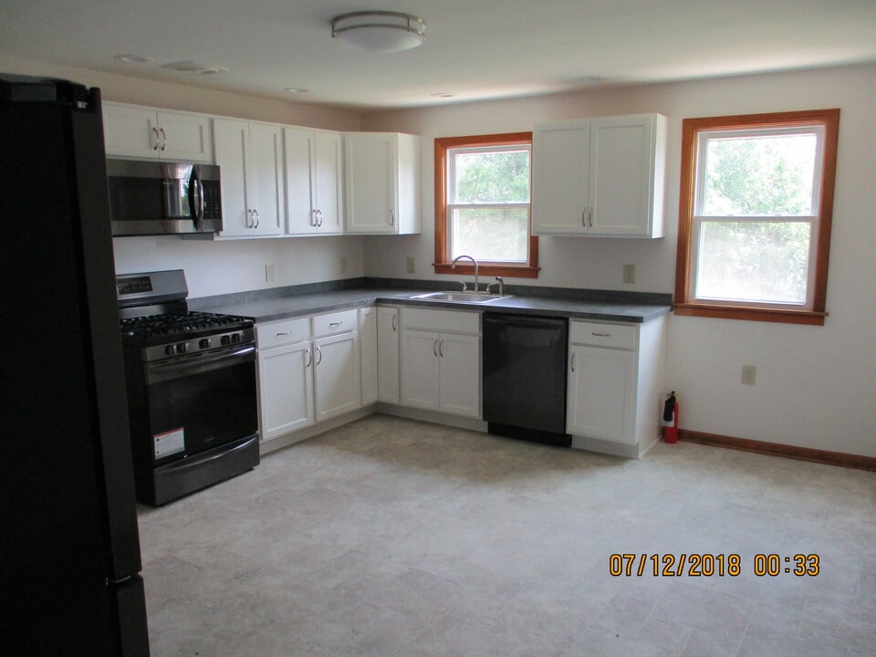 586 Martin Rd, Unit upper in Buffalo, NY - Building Photo