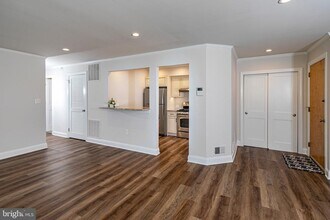 104 Olympic Ct in Princeton, NJ - Building Photo - Building Photo