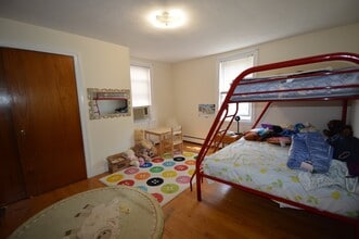 69 West St, Unit L3 in Newton, MA - Foto de edificio - Building Photo