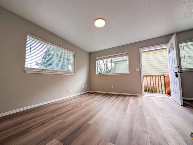 5623 SE 84th Ave in Portland, OR - Building Photo - Building Photo