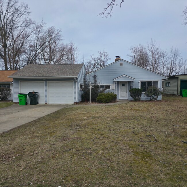 4025 Dartford Rd in South Euclid, OH - Building Photo - Building Photo