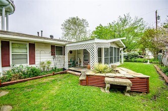 2120 N Alexander St in Sherman, TX - Building Photo - Building Photo