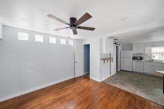 303 Welch St in Houston, TX - Building Photo - Building Photo