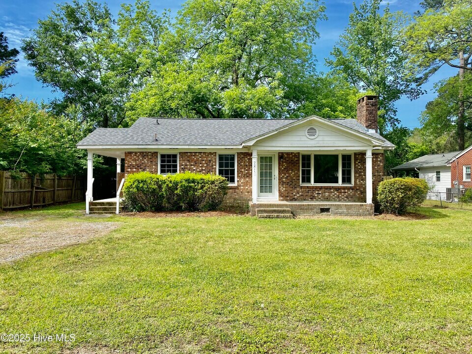 2816 Jefferson Dr in Greenville, NC - Building Photo