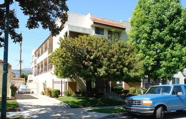 541 Ivy St in Glendale, CA - Foto de edificio - Building Photo