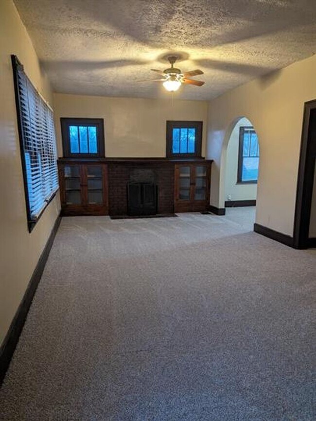 3907 Northwestern Pkwy in Louisville, KY - Building Photo - Building Photo