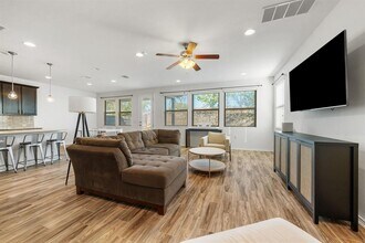 1902 Tasmanian Tiger Trace in Austin, TX - Building Photo - Building Photo