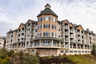 Pinnacle on Lake Washington in Renton, WA - Building Photo