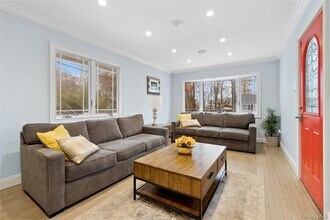 385 Wood Ln in Greenport, NY - Building Photo - Building Photo
