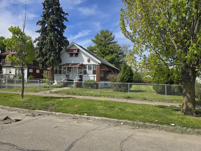 9935 Broadstreet Ave in Detroit, MI - Building Photo - Building Photo
