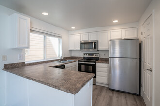 Stone Creek Apartments in Bend, OR - Building Photo - Interior Photo