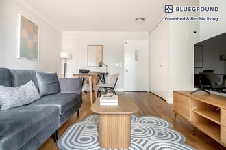 235 W 48th St in New York, NY - Foto de edificio - Building Photo